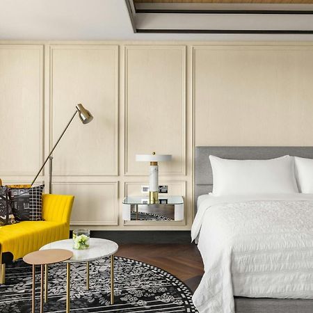 Le Meridien Тайчжун Экстерьер фото A guest room at the hotel