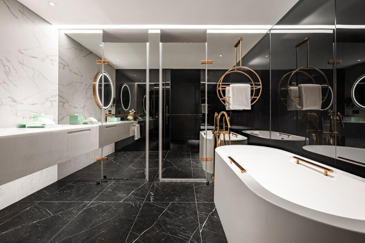 Le Meridien Тайчжун Экстерьер фото Bathroom interior design
