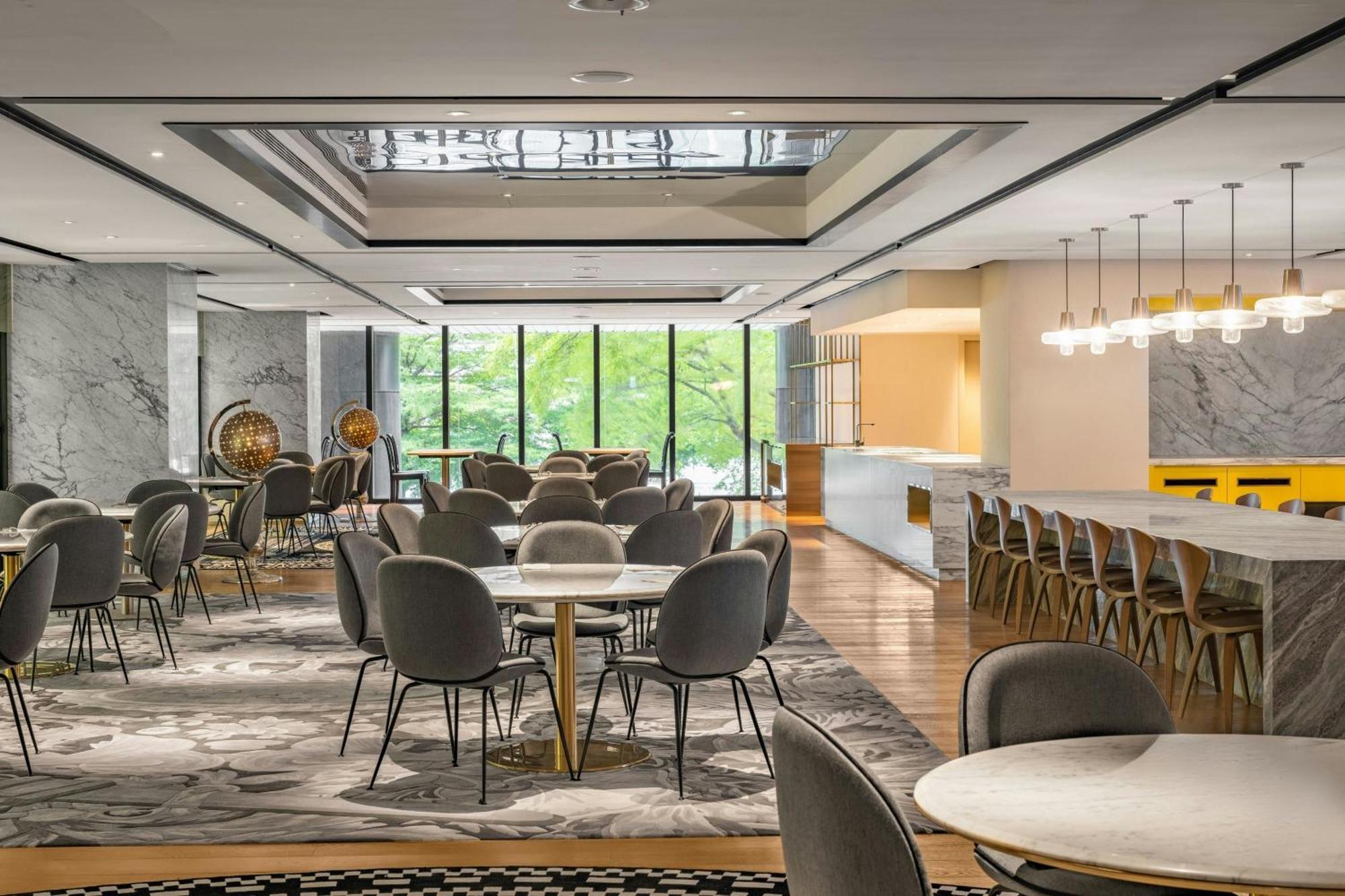 Le Meridien Тайчжун Экстерьер фото The Club at Hong Kong International Airport