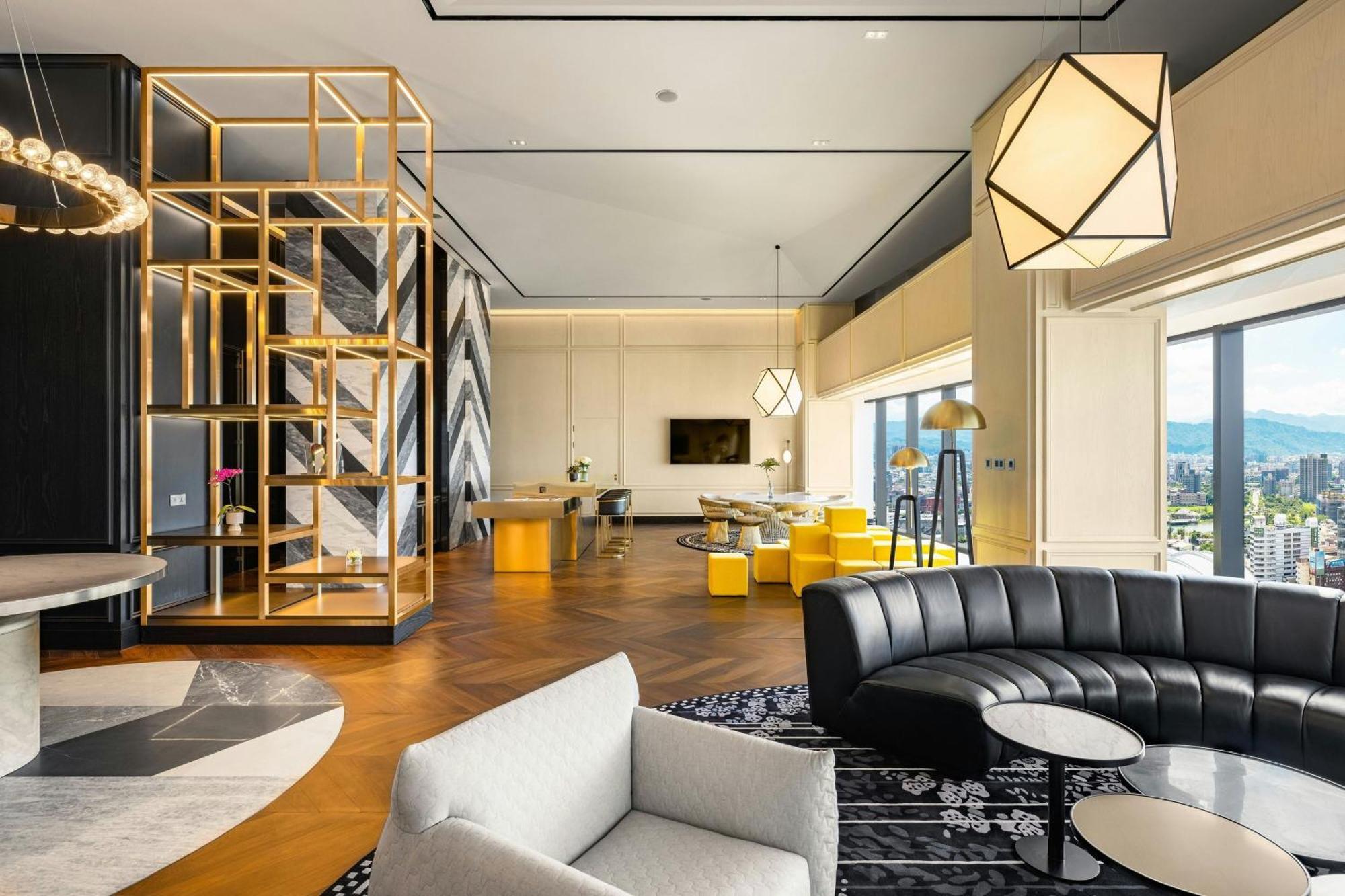 Le Meridien Тайчжун Экстерьер фото The Club at The Westin Nanjing