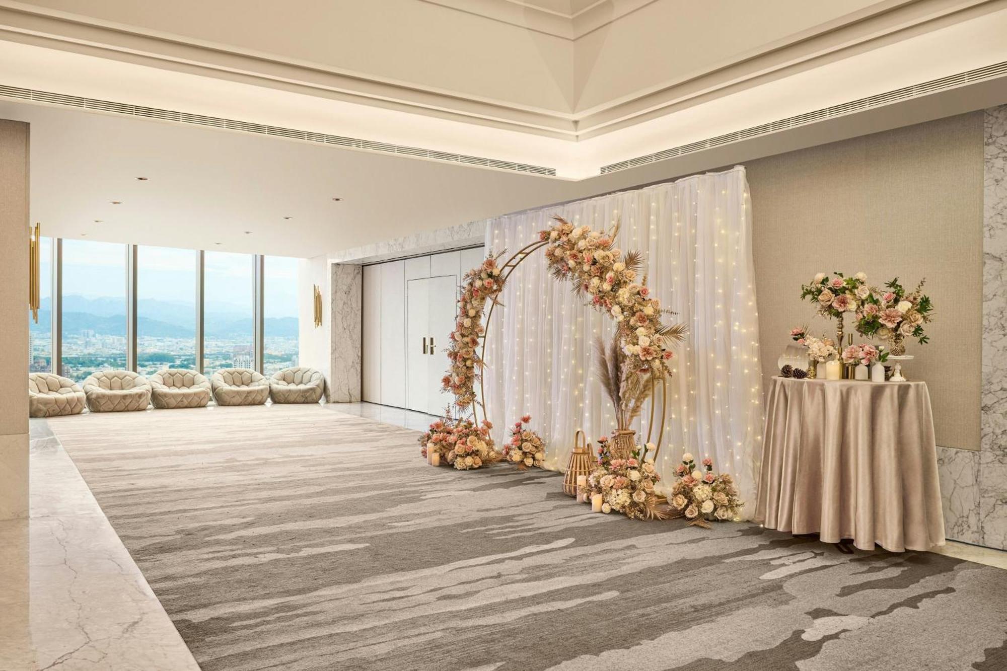 Le Meridien Тайчжун Экстерьер фото The Wedding Hall