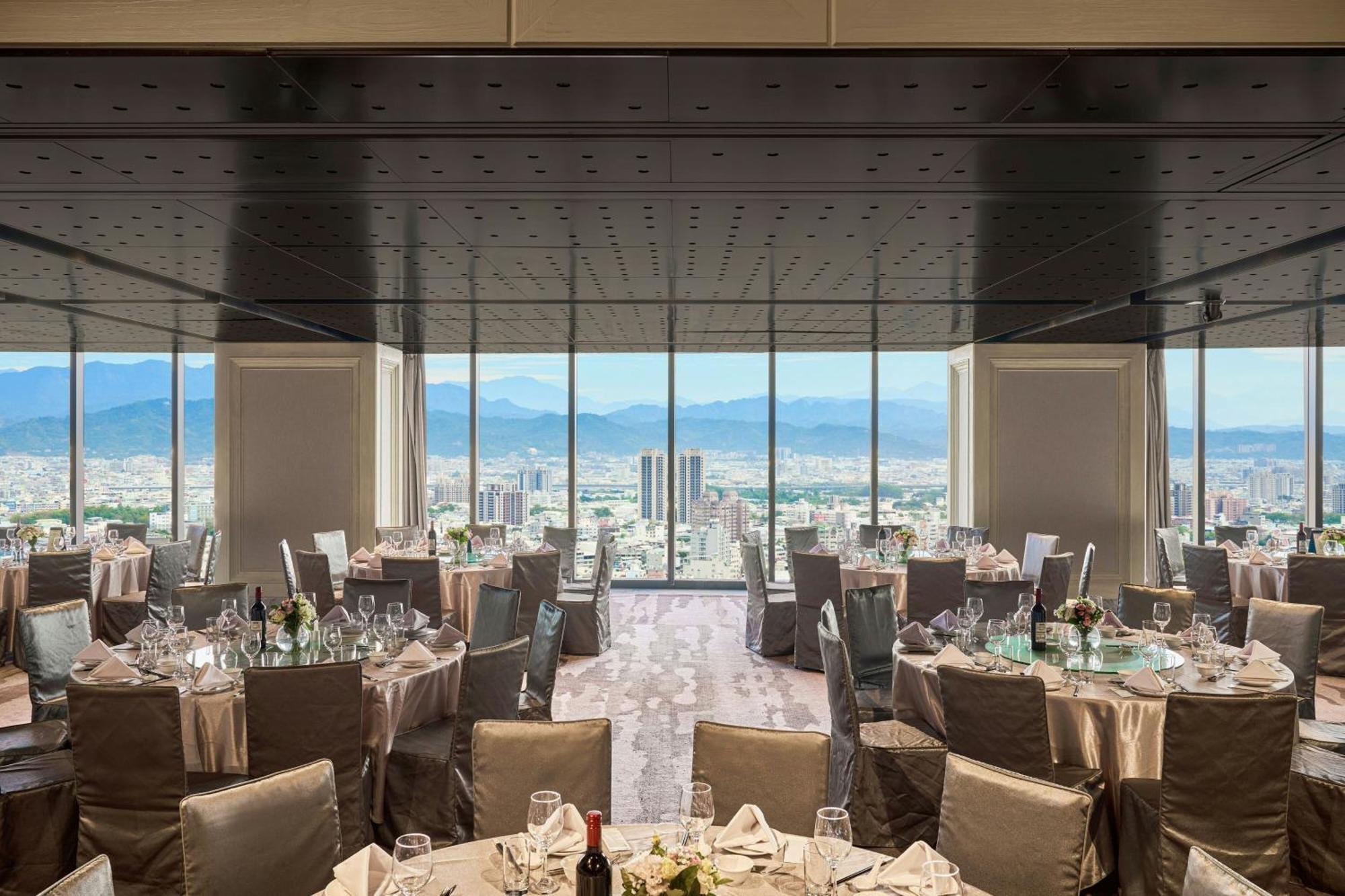 Le Meridien Тайчжун Экстерьер фото The restaurant