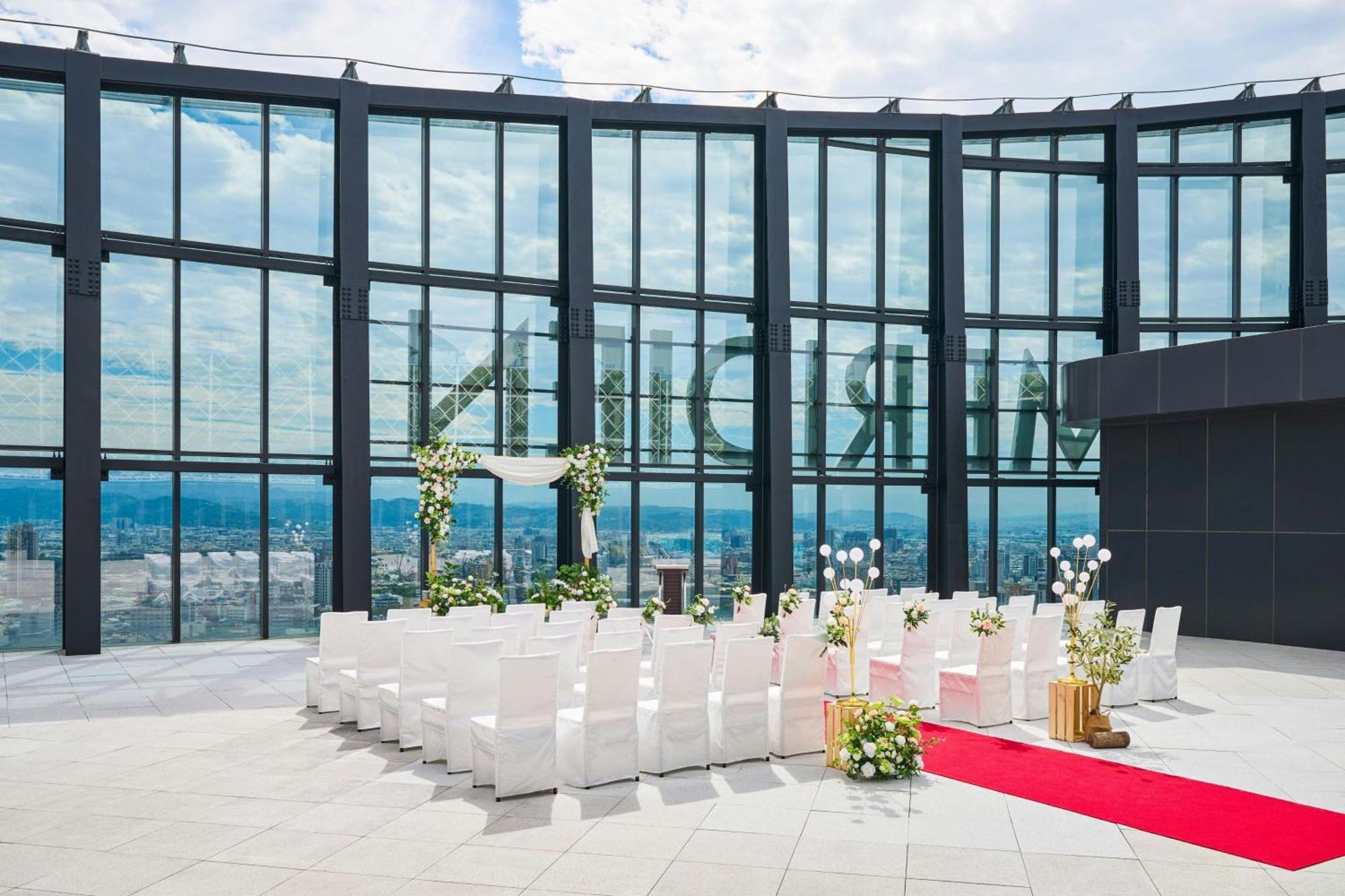 Le Meridien Тайчжун Экстерьер фото The Sky Chapel