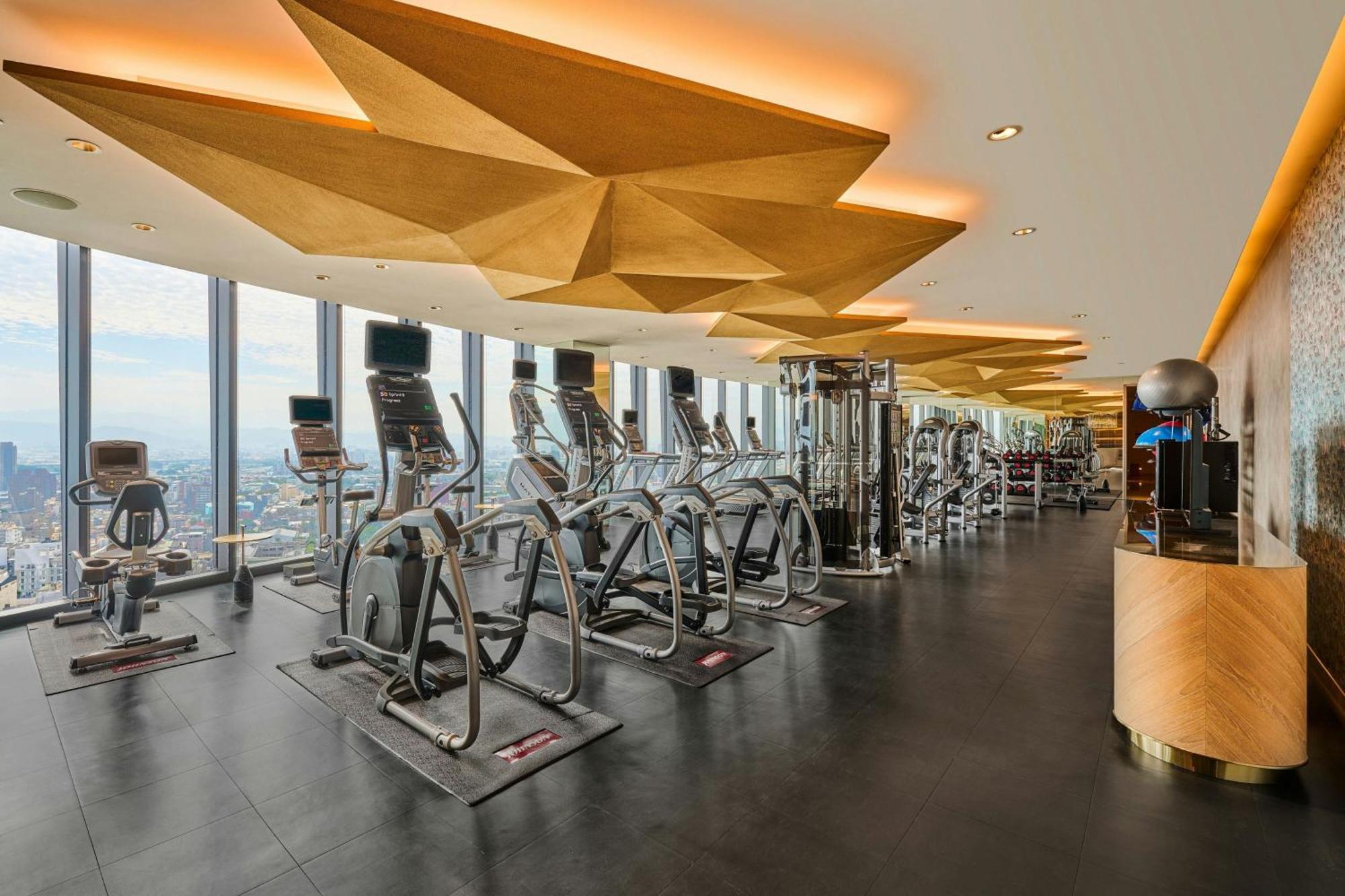 Le Meridien Тайчжун Экстерьер фото The gym at The Landmark