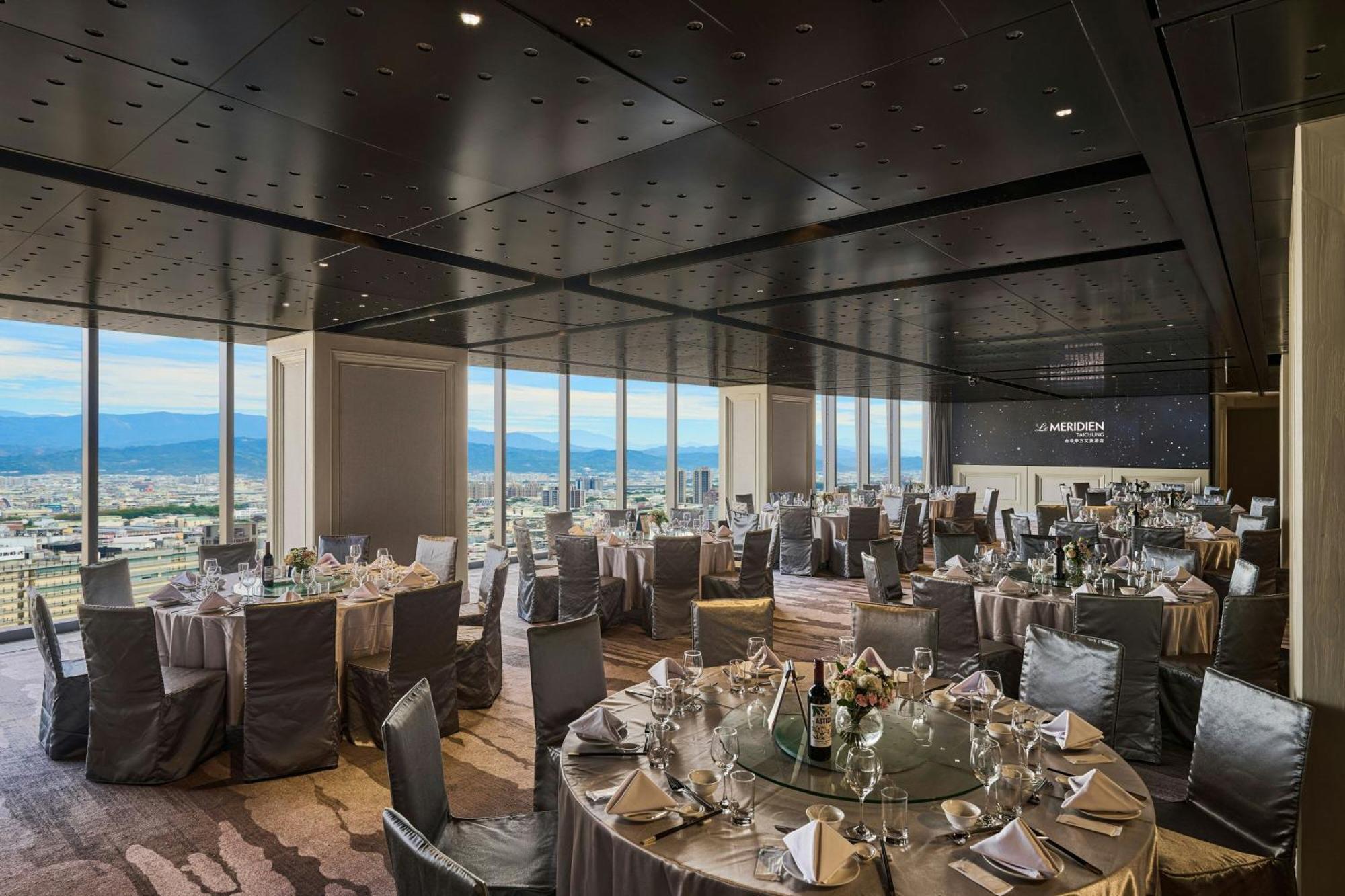 Le Meridien Тайчжун Экстерьер фото The 39th floor of the hotel