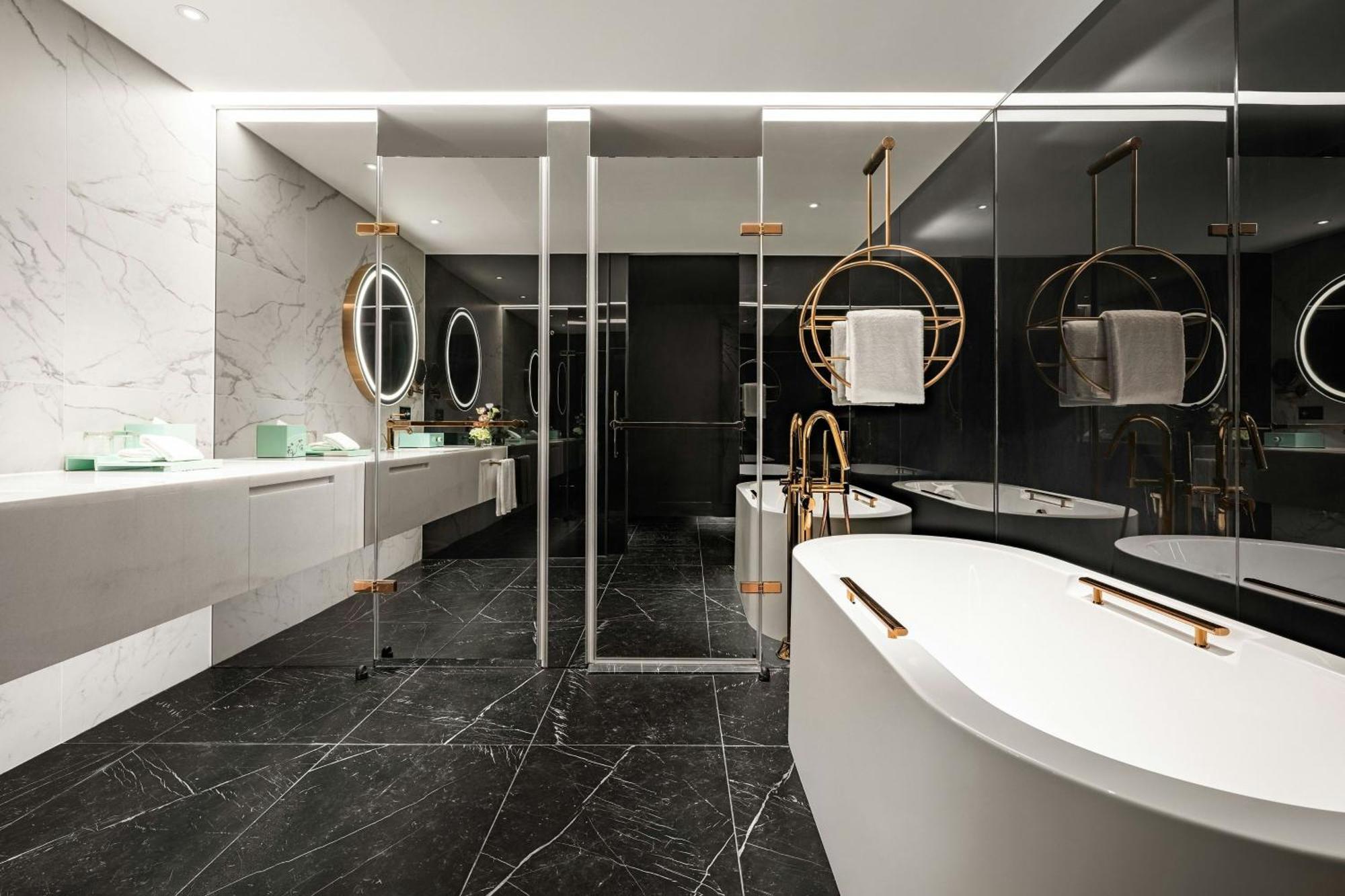 Le Meridien Тайчжун Экстерьер фото Bathroom interior design